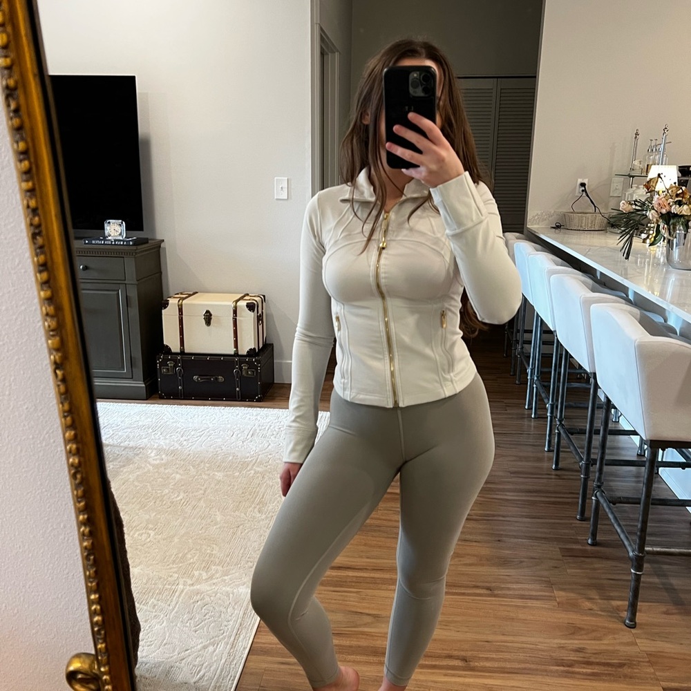 Lululemon define cropped jacket Nulu size 6